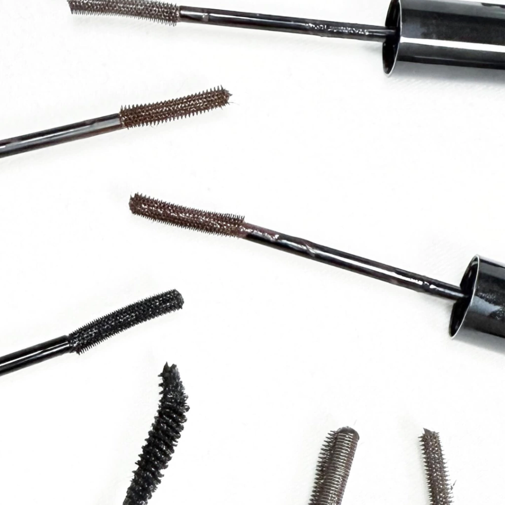 Miniatura 3 de WAKEMAKE Real Defining Lash Máscara 5g